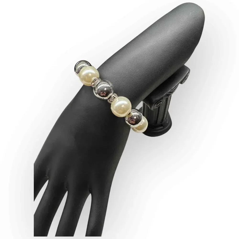 NWT Paparazzi Stretch One Size Mock Pearl Women’s Bracelet